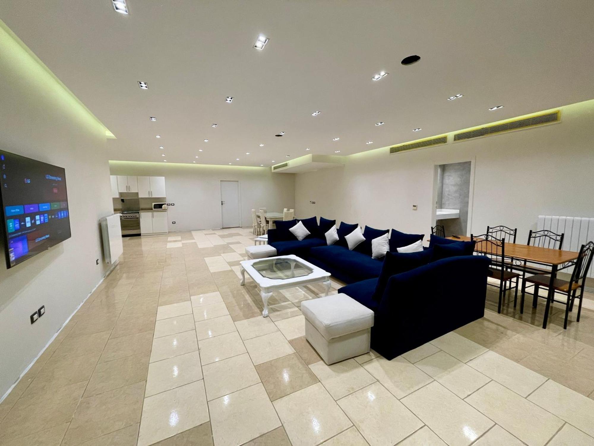 Apartment Stylish & Cozy 2br In New